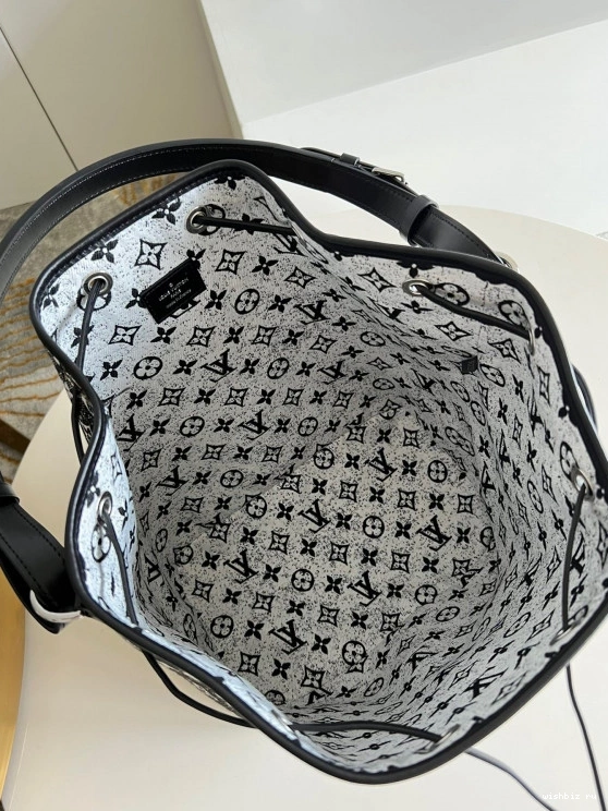 WIS PETIT LOUIS NOÉ VUITTON 1227